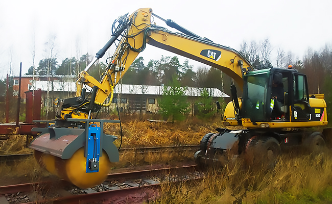 Snowek_PH_Sweeper_excavator_railroad_1_65.jpg