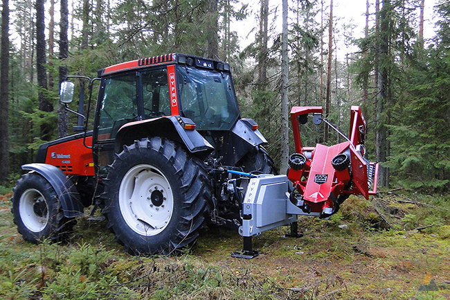 Tractor-forest-processor-Hypro-300-15-most-group.jpg