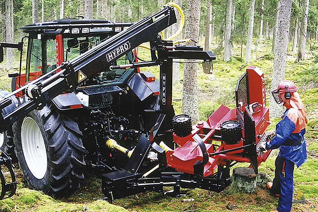 Tractor-forest-processor-Hypro-450-XL-05-most-group.jpg