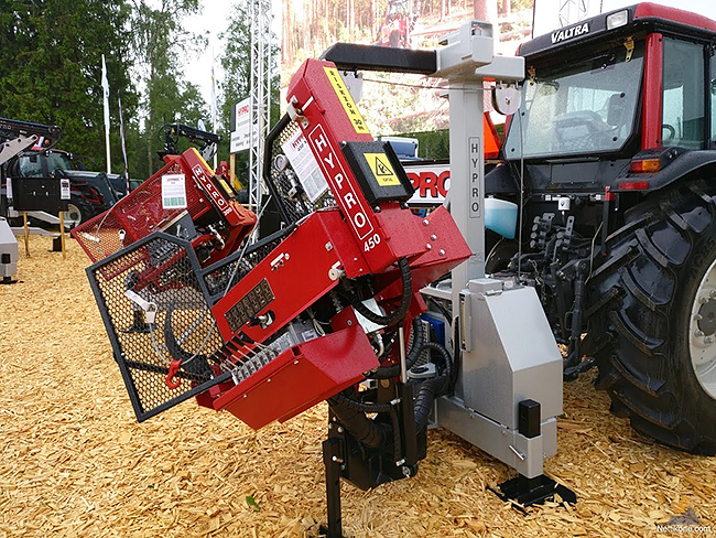 Tractor-forest-processor-Hypro-450-XL-21-most-group.jpg